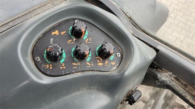 Traktor New Holland TN 75 D