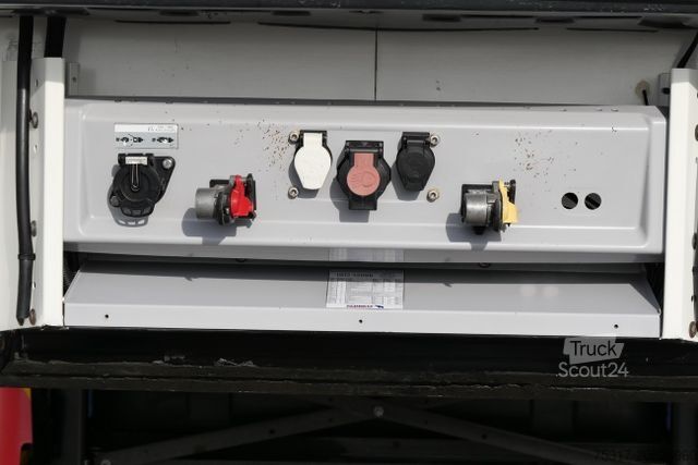 Hűtő félpótkocsi SCHMITZ CARGOBULL SKO 24/DOPPELSTOCK BLUMEN TK A500 DRP FP 45