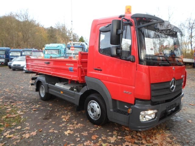 Transporter mit Kipper MERCEDES-BENZ 823 K