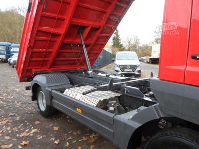 Fourgon benne basculante MERCEDES-BENZ 823 K