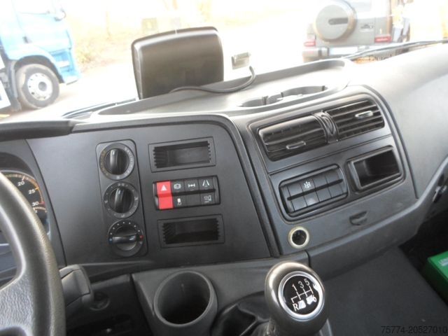 Fourgon benne basculante MERCEDES-BENZ 823 K