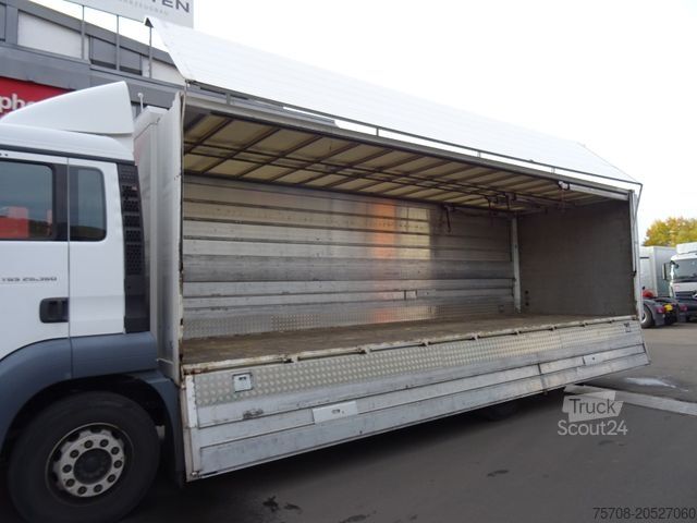 Dzērienu kravas automašīna MAN 26.360 TGS*Schwenkwand*20 Pal*Lift/Lenk*2 to LBW