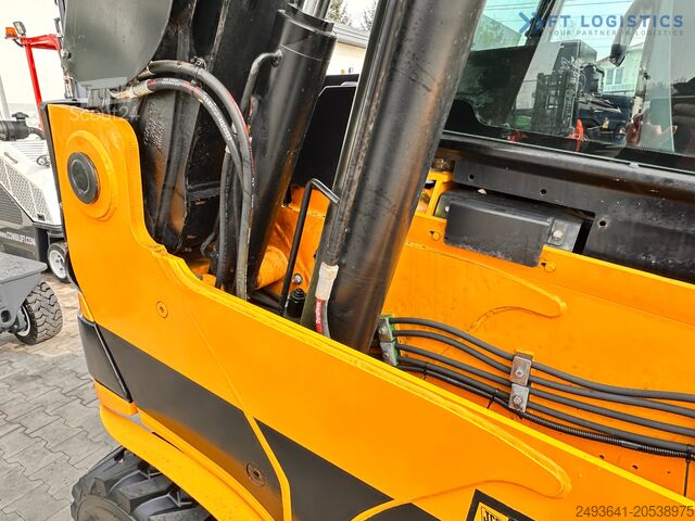 Manipulator telescopic JCBTLT35D / 4X4 / DIESEL / 4100MM / CABI TLT35D / 4X4 / DIESEL / 4100MM / CABIN