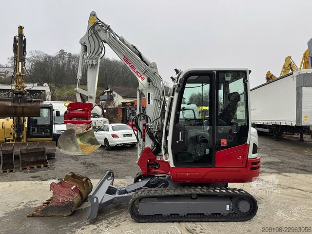 Mini-pelle TAKEUCHI TB TB 235-2 Powrtilt 3xSchaufeln Top