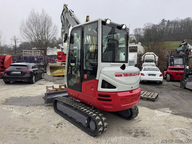 Mini-pelle TAKEUCHI TB TB 235-2 Powrtilt 3xSchaufeln Top