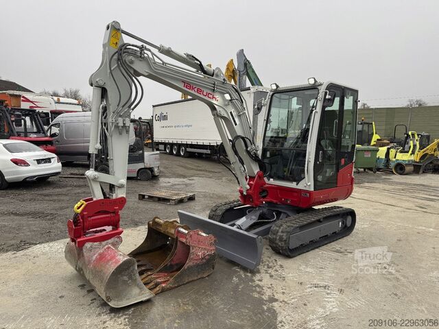 Mini-pelle TAKEUCHI TB TB 235-2 Powrtilt 3xSchaufeln Top