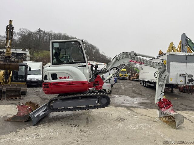 Mini-pelle TAKEUCHI TB TB 235-2 Powrtilt 3xSchaufeln Top