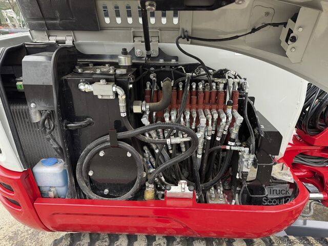Mini-pelle TAKEUCHI TB TB 235-2 Powrtilt 3xSchaufeln Top
