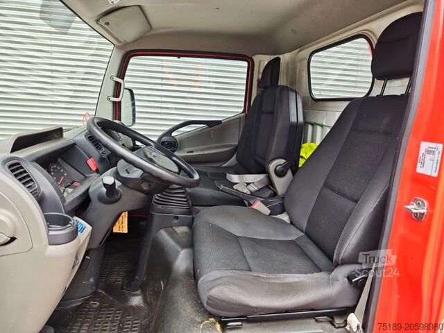 Kaldırma platformu Palfinger P210BK Nissan Cabstar 35.12 NT400