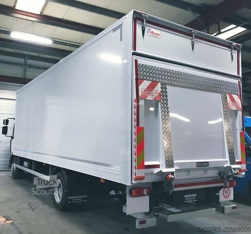 Skříňový nákladní vůz Renault D 12 MED P4X2 240E6