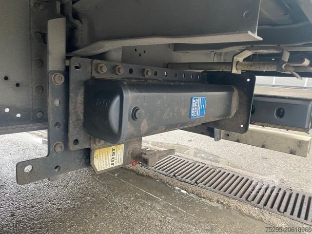 Semitrailer SCHMITZ CARGOBULL 3 Achs MEGA Curtainsider Hubdach