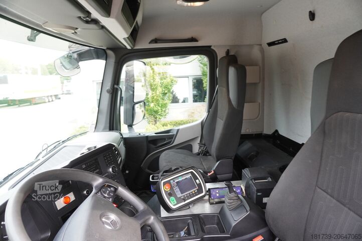 сміттєвоз Mercedes-Benz Antos 3240 8x2 / Tajfun 5T crane / Farid