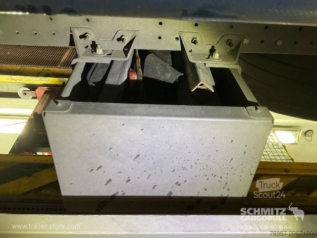 Auflieger mit Pritsche & Plane Schmitz Cargobull Curtainsider Mega