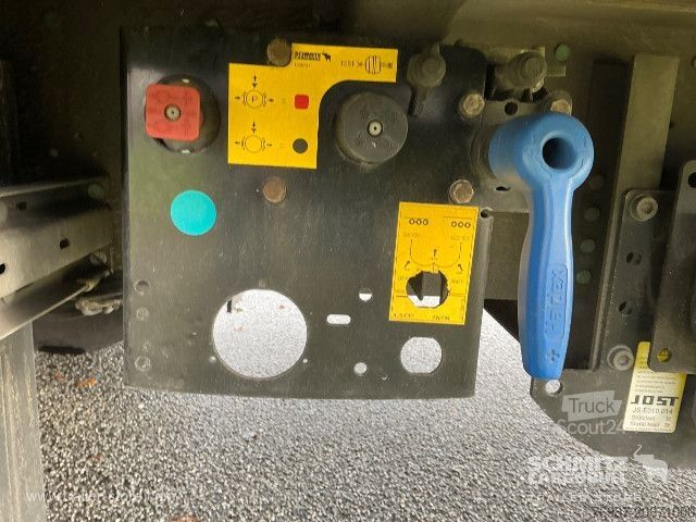 Auflieger mit Pritsche & Plane Schmitz Cargobull Curtainsider Mega