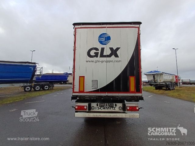 Auflieger mit Pritsche & Plane Schmitz Cargobull Curtainsider Standard Getränke