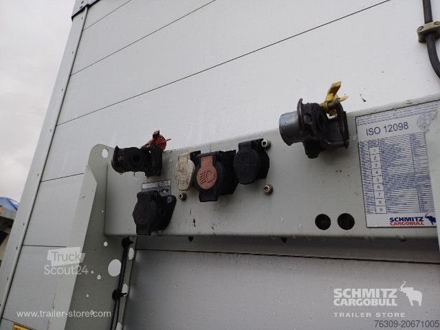 Auflieger mit Pritsche & Plane Schmitz Cargobull Curtainsider Standard Getränke