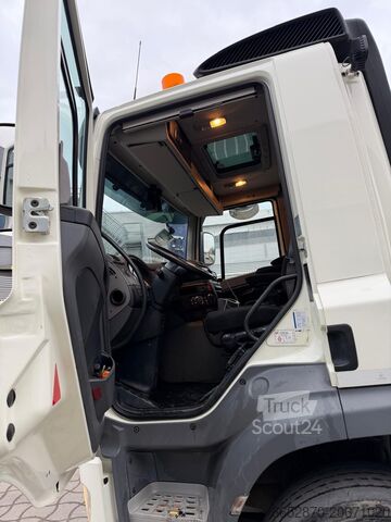 кран, установленный на грузовике DAF CF410