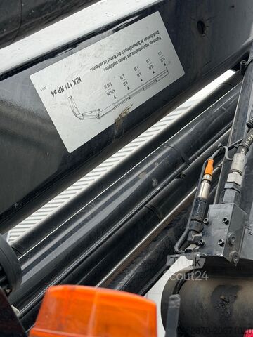 кран, установленный на грузовике DAF CF410