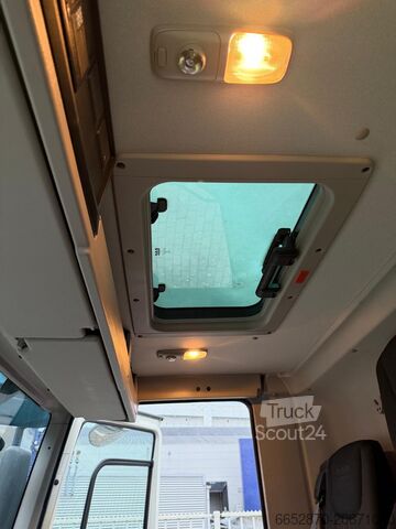 кран, установленный на грузовике DAF CF410