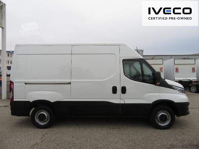 Фургон з високим дахом IVECO Daily 35S21A8V/P Automatik, Navi, HA Luft,LED