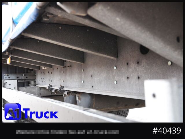 Auflieger mit Pritsche & Plane SCHMITZ Tautliner, Code XL, Bahn, verzinkt