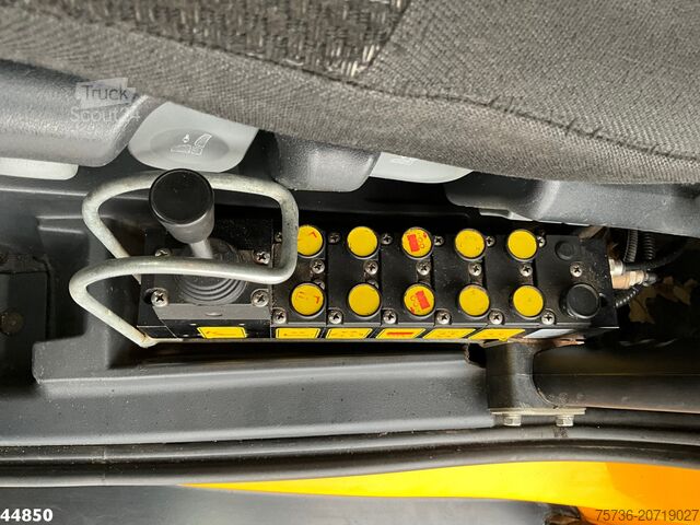 Hook arm system Iveco Trakker AD380T41W 8x6 Euro 6 HMF 19 Tonmeter Z-...