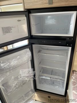 Halvintegrerad husbil Eura Mobil Profila T 675 SB Mondial Edition Automatik * 3,5 t * 3 Pakete