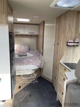 Halvintegrerad husbil Eura Mobil Profila T 675 SB Mondial Edition Automatik * 3,5 t * 3 Pakete