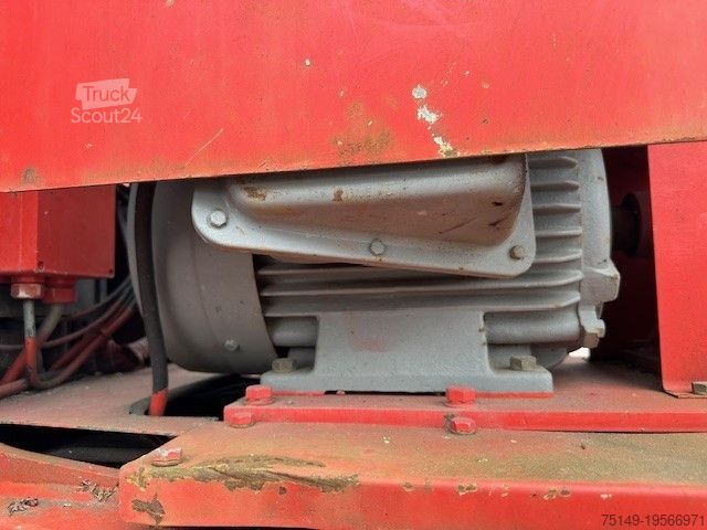 Bestelwagen  Unic 506-5, Minikran, 5.000kg Traglast, 15.71m