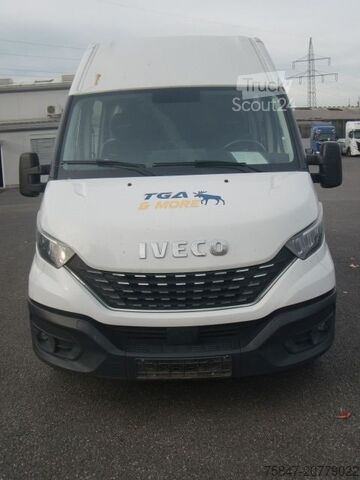 Dubă cu caroserie tip cutie Iveco Daily 35 S 16 A8 V Doka