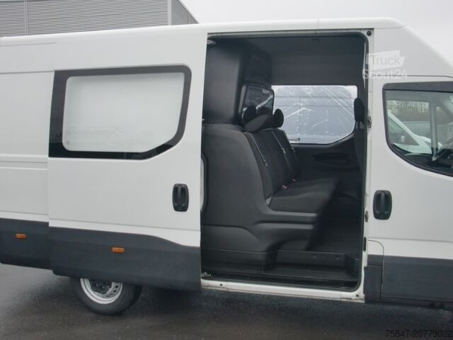 Dubă cu caroserie tip cutie Iveco Daily 35 S 16 A8 V Doka