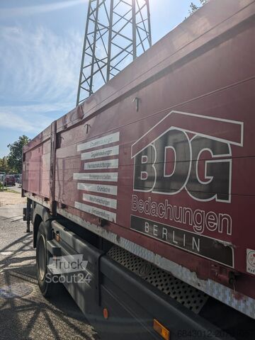 Tovornjak s kesonom in dvigalom Mercedes-Benz Atego 1323