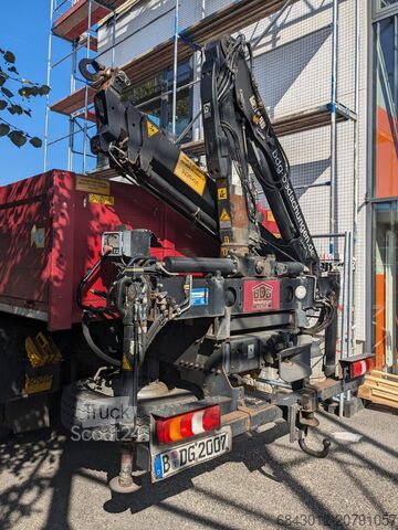 Tovornjak s kesonom in dvigalom Mercedes-Benz Atego 1323