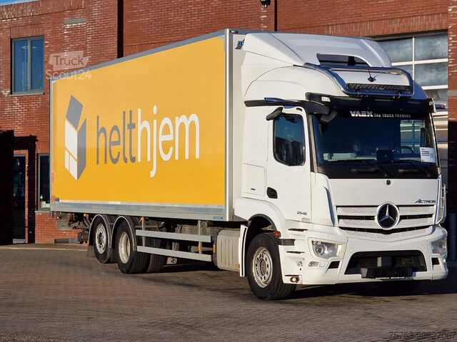 Valigia Mercedes-Benz Actros 2546 6x2 Streamspace - Box with sidedoor...