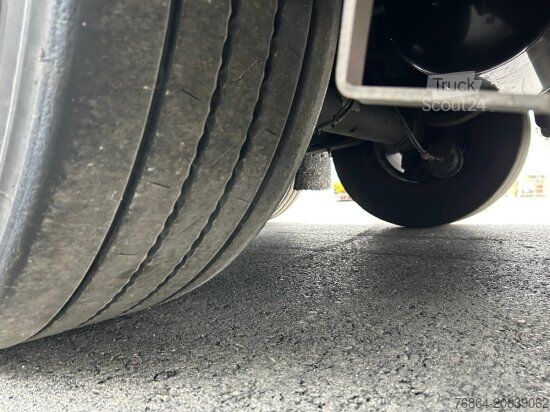 Low loader semitrailer SCHMITZ SCB S3B KüHLAUFLIEGER, TK SLXE 400, BLUMENBREITE