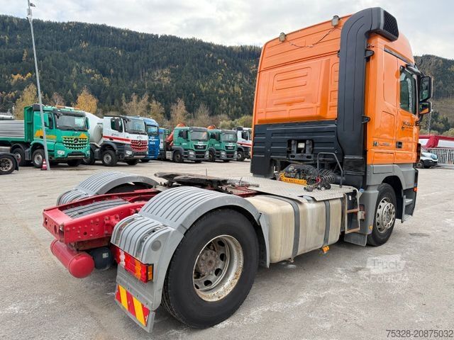 Standard SZM MERCEDES-BENZ Actros 1844 MP3 Megaspace Retarder