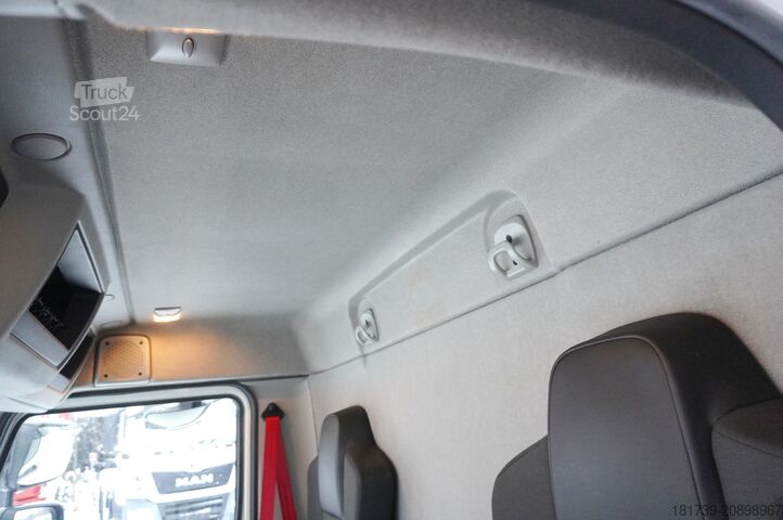 Chłodnia Bitemperatura Renault D210 12T / Bitemperature Refrigerator