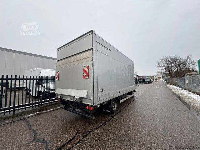 Furgoneta caja FUSO Canter 7C18 Koffer mit Ladebordwand *Klima*