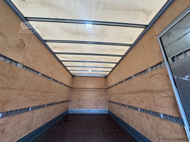 Furgoneta caja FUSO Canter 7C18 Koffer mit Ladebordwand *Klima*