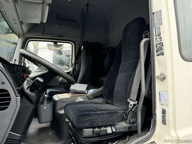 LKW mit Kofferaufbau MERCEDES-BENZ 918 L Motorschaden