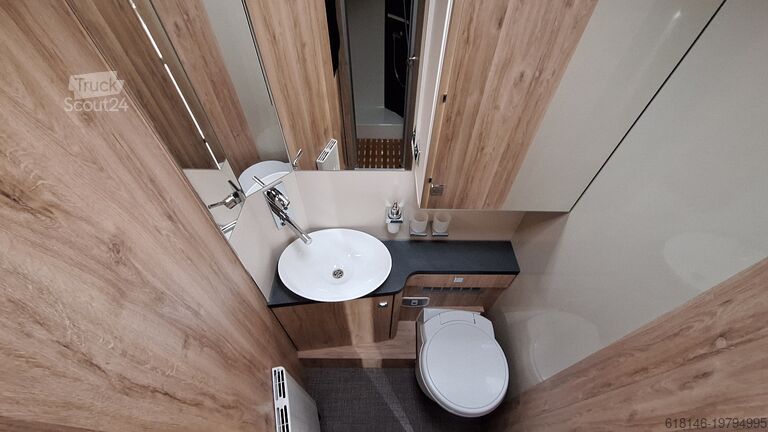 Halvintegrerad husbil EURA MOBIL Profila T 726 QF LUMINARY-S SONDERANGEBOT