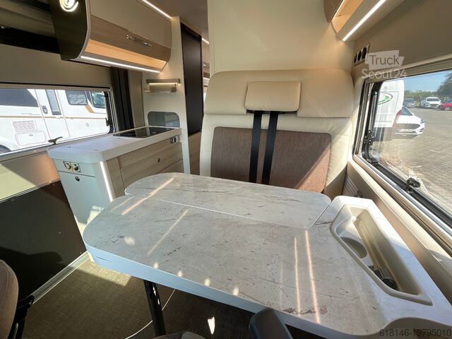 Furgoneta EURA MOBIL VAN 635 HB Solaranlage 120 W, Lithium Batterie