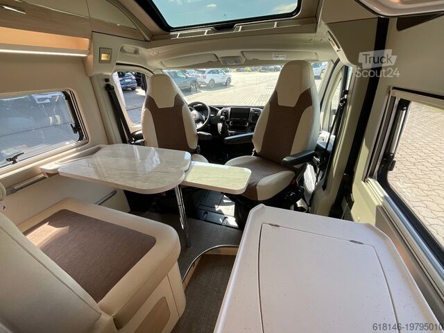 Furgoneta EURA MOBIL VAN 635 HB Solaranlage 120 W, Lithium Batterie