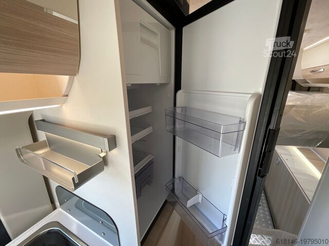 Furgoneta EURA MOBIL VAN 635 HB Solaranlage 120 W, Lithium Batterie