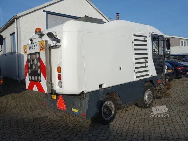 Balayeuse de voirie Ravo 540 EURO5