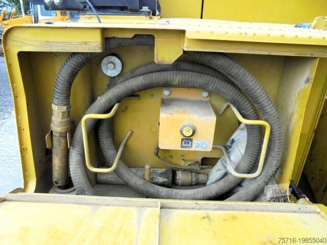 الحفارة الزاحفة Caterpillar 330 F VA