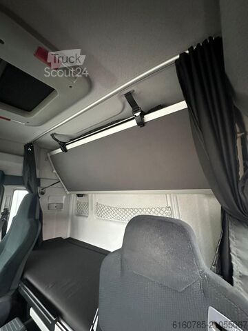 Hazardous materials truck MAN TGX 18.440 Voll ADR mit Kompressor TGX 18.440