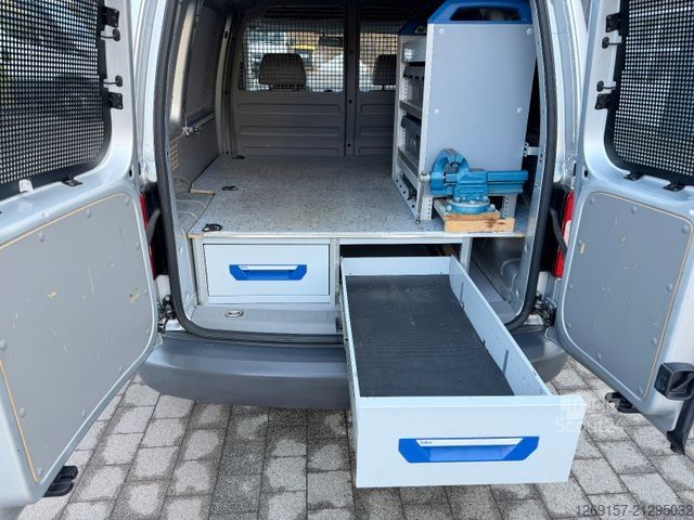Fourgon tôlé VOLKSWAGEN Caddy 1,9TDI Kasten Sortimo Werkstattregal Klima