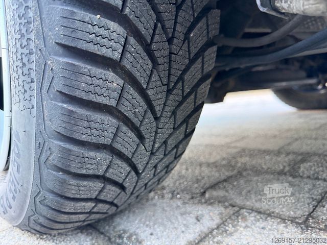 Fourgon tôlé VOLKSWAGEN Caddy 1,9TDI Kasten Sortimo Werkstattregal Klima