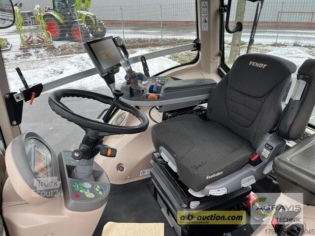 Traktör Fendt 828 VARIO S4 Profi Plus